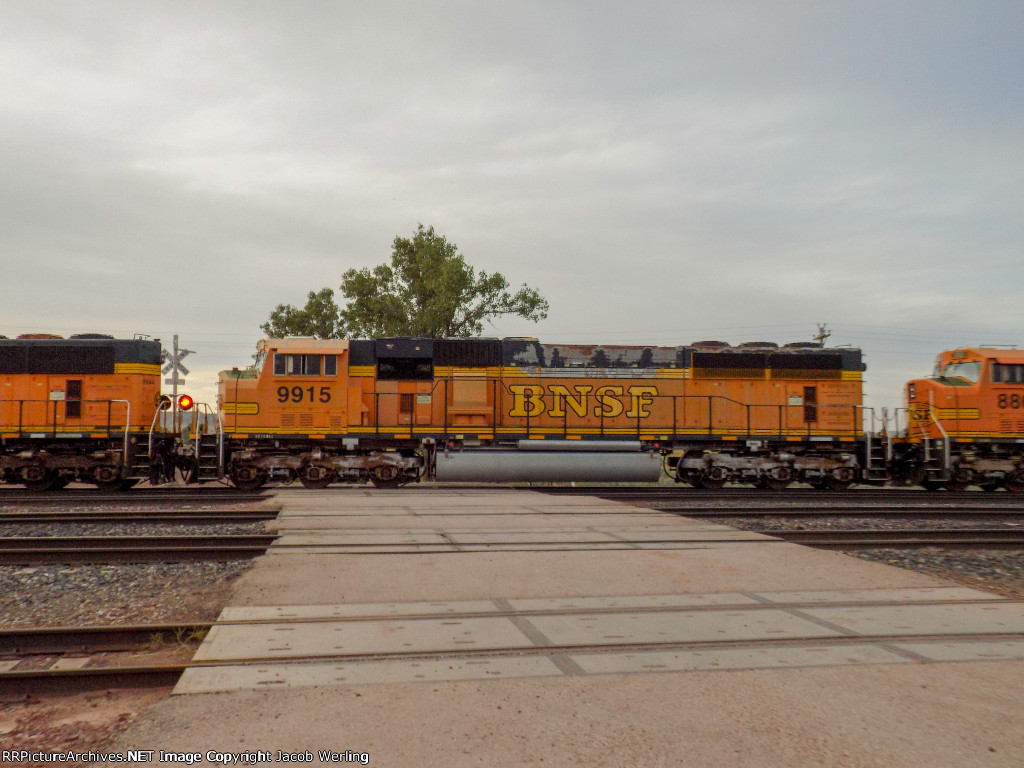 BNSF 9915